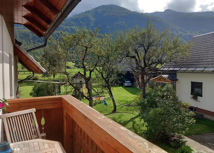 アパート Markez ボーヒニ